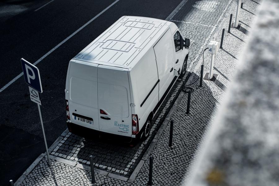  Renault Master Z.E. L3H2 Van 2017 года  (фото 16 из 42)